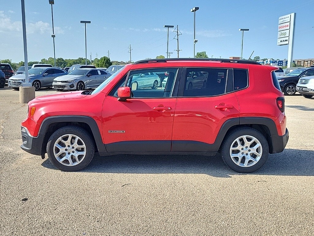 2015 Jeep Renegade Latitude photo 2