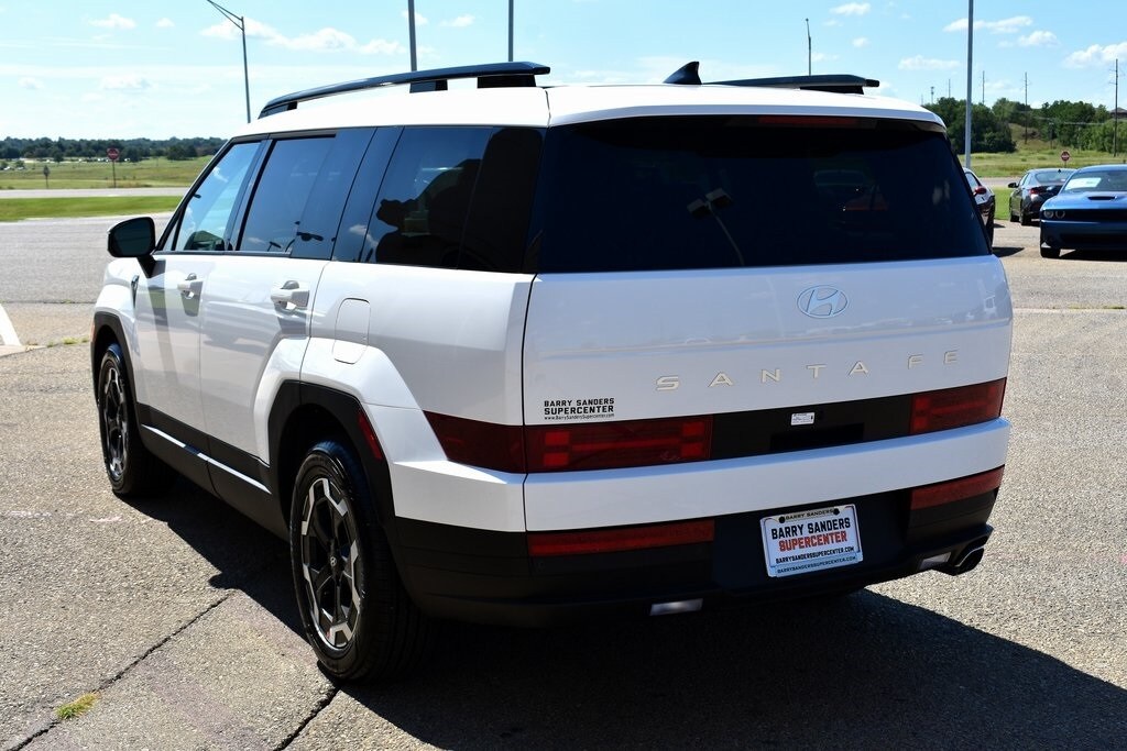 2025 Hyundai Santa Fe SEL photo 3