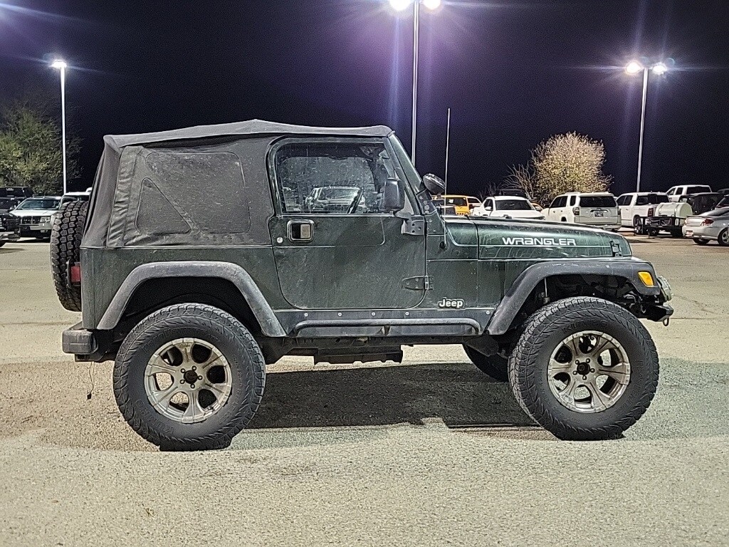 2004 Jeep Wrangler Two-Door photo 2