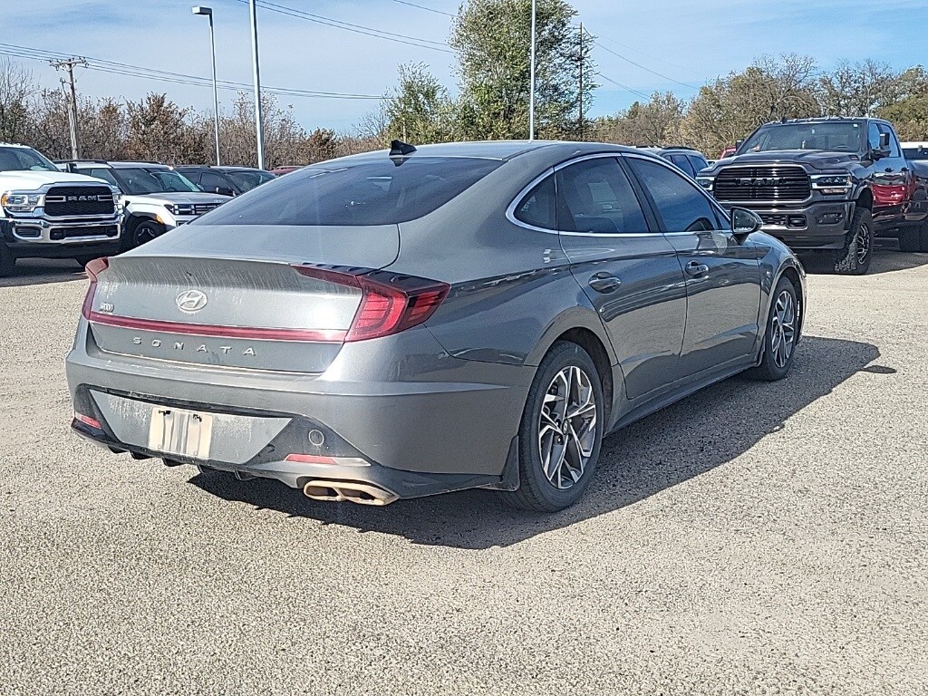 2022 Hyundai Sonata SEL photo 3