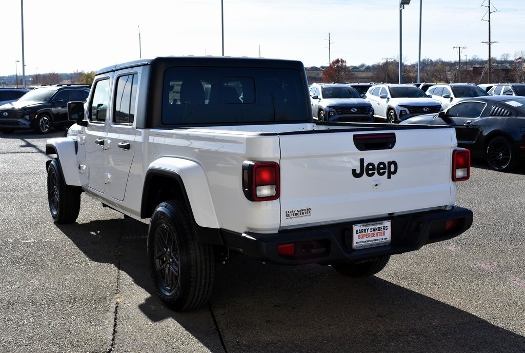 2025 Jeep Gladiator Sport S photo 4