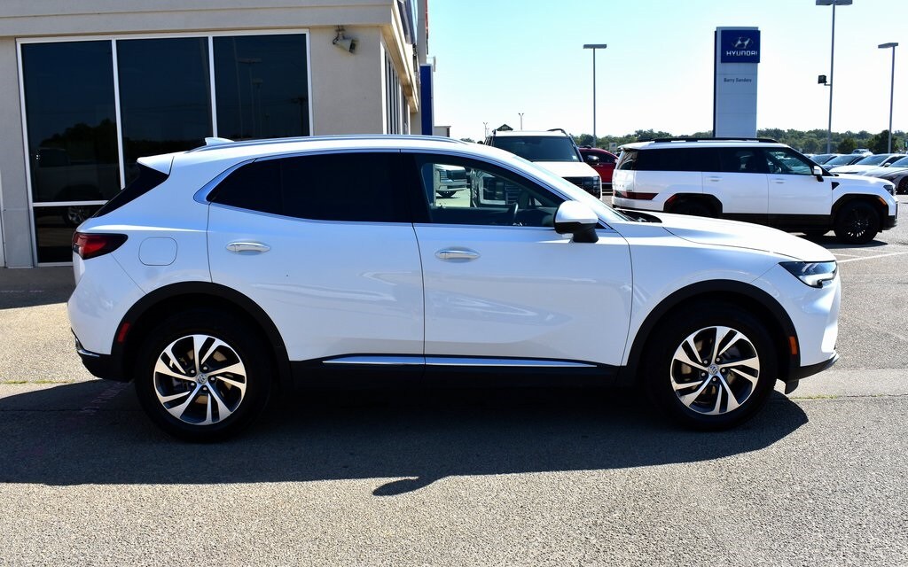2023 Buick Envision Essence photo 2