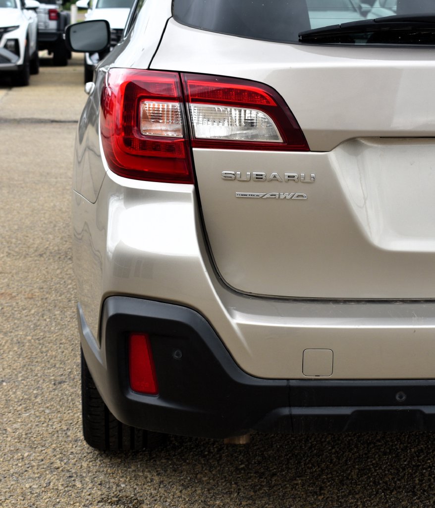 2019 Subaru Outback Limited - Photo 11