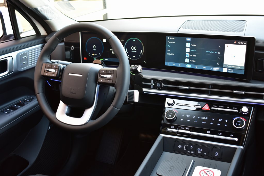 2025 Hyundai Santa Fe Limited - Photo 35