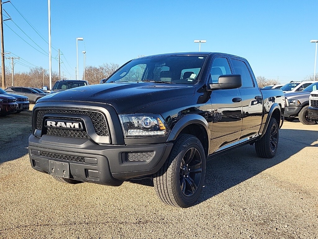 2024 Ram 1500 Classic SLT photo 4