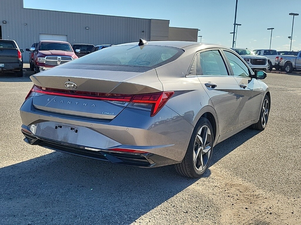 2023 Hyundai Elantra Limited photo 3