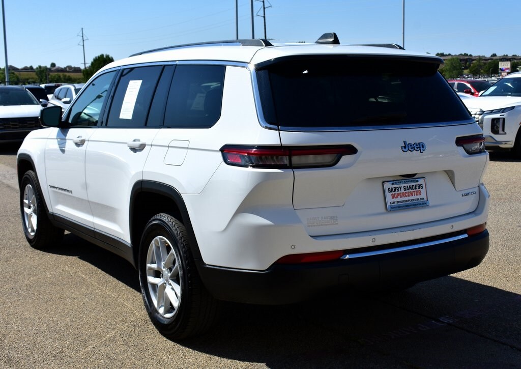 2023 Jeep Grand Cherokee Laredo photo 4