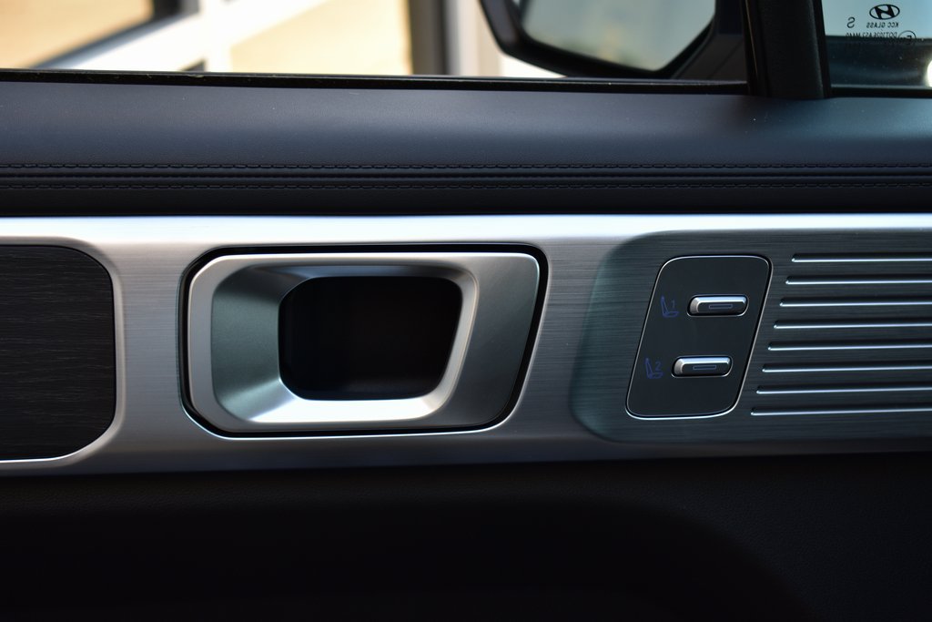 2025 Hyundai Santa Fe Limited - Photo 14