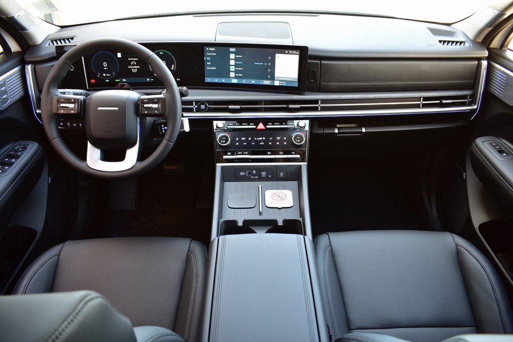 2025 Hyundai Santa Fe Limited - Photo 33