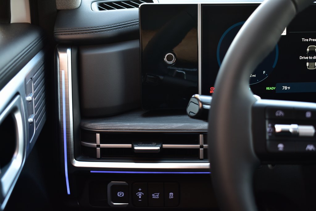2025 Hyundai Santa Fe Limited - Photo 44