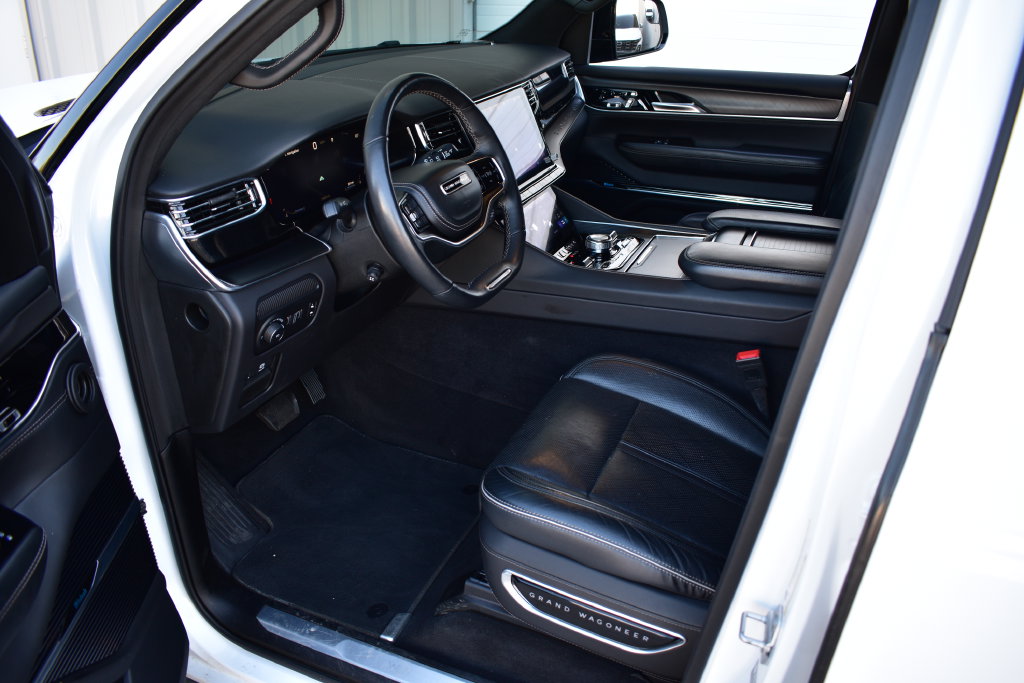 2024 Jeep Grand Wagoneer Series II - Photo 17