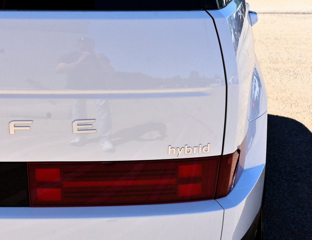 2025 Hyundai Santa Fe Limited - Photo 10