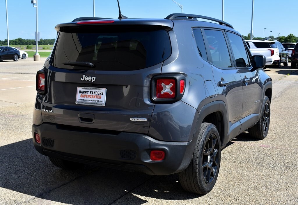 2022 Jeep Renegade Latitude photo 3