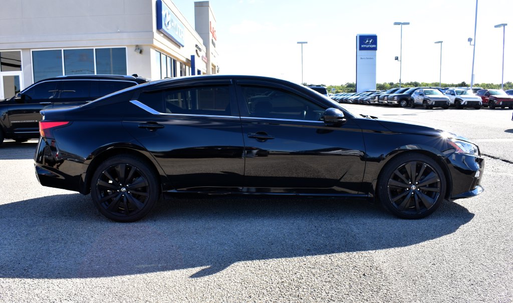 Used 2022 Nissan Altima SR with VIN 1N4BL4CW0NN341924 for sale in Stillwater, OK