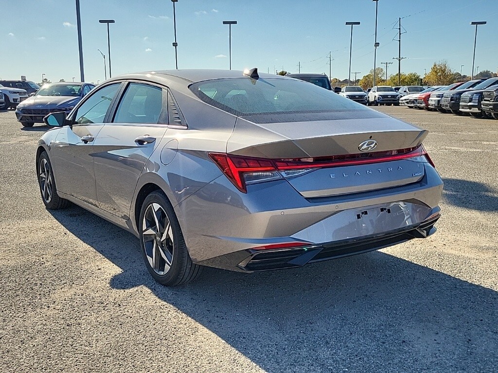 2023 Hyundai Elantra Limited photo 4