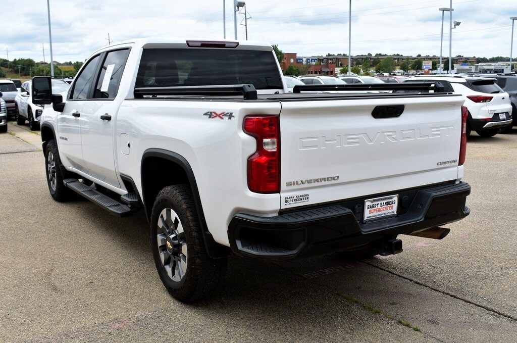 2022 Chevrolet Silverado 2500HD Custom photo 4