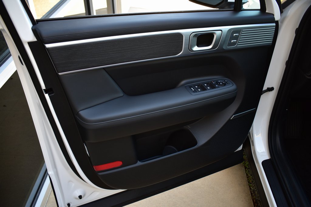 2025 Hyundai Santa Fe Limited - Photo 13
