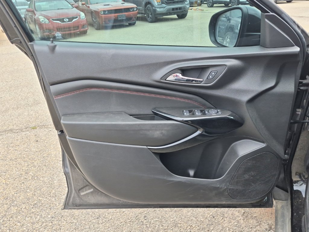 2025 Chevrolet Trax RS - Photo 9