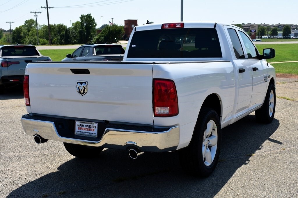 2024 Ram 1500 Classic Tradesman photo 3
