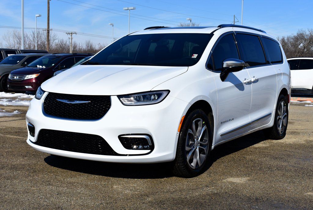 2026 Chrysler Pacifica Pinnacle AWD's photo