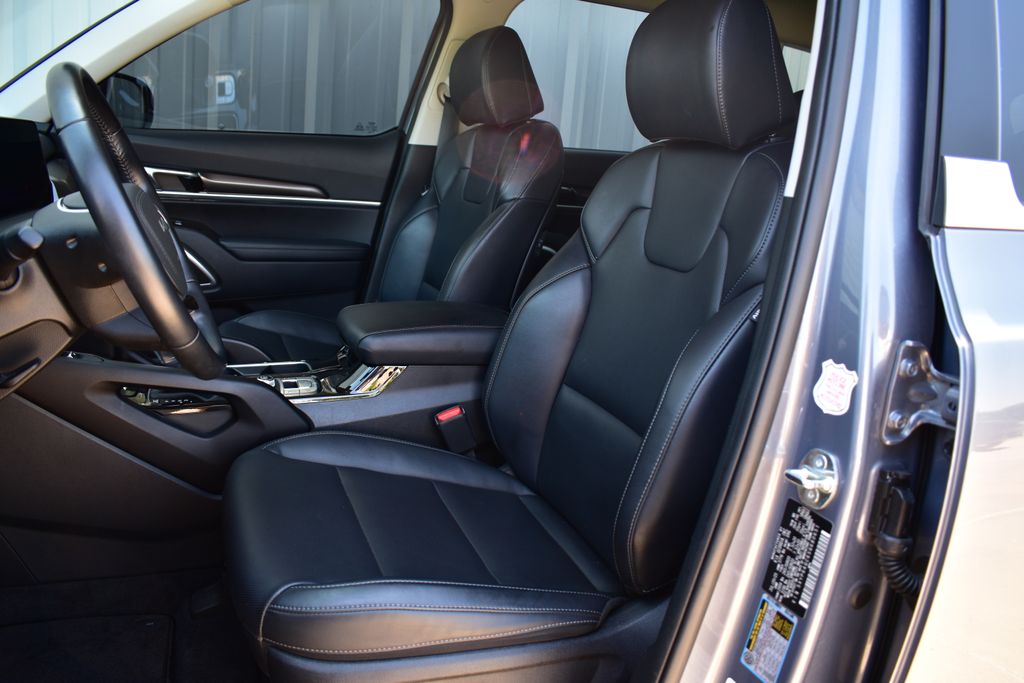 2025 Kia Telluride S - Photo 16