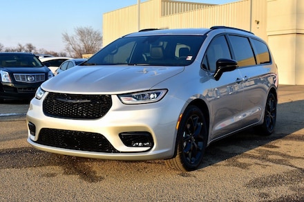 2026 Chrysler Pacifica SELECT Passenger Van