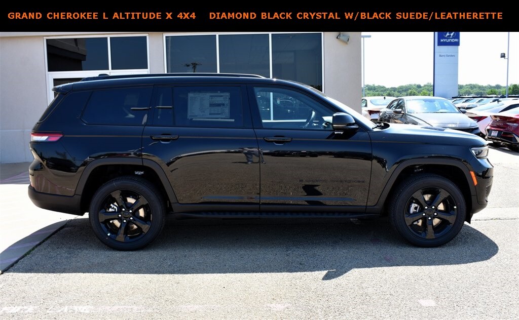 2025 Jeep Grand Cherokee Altitude photo 2