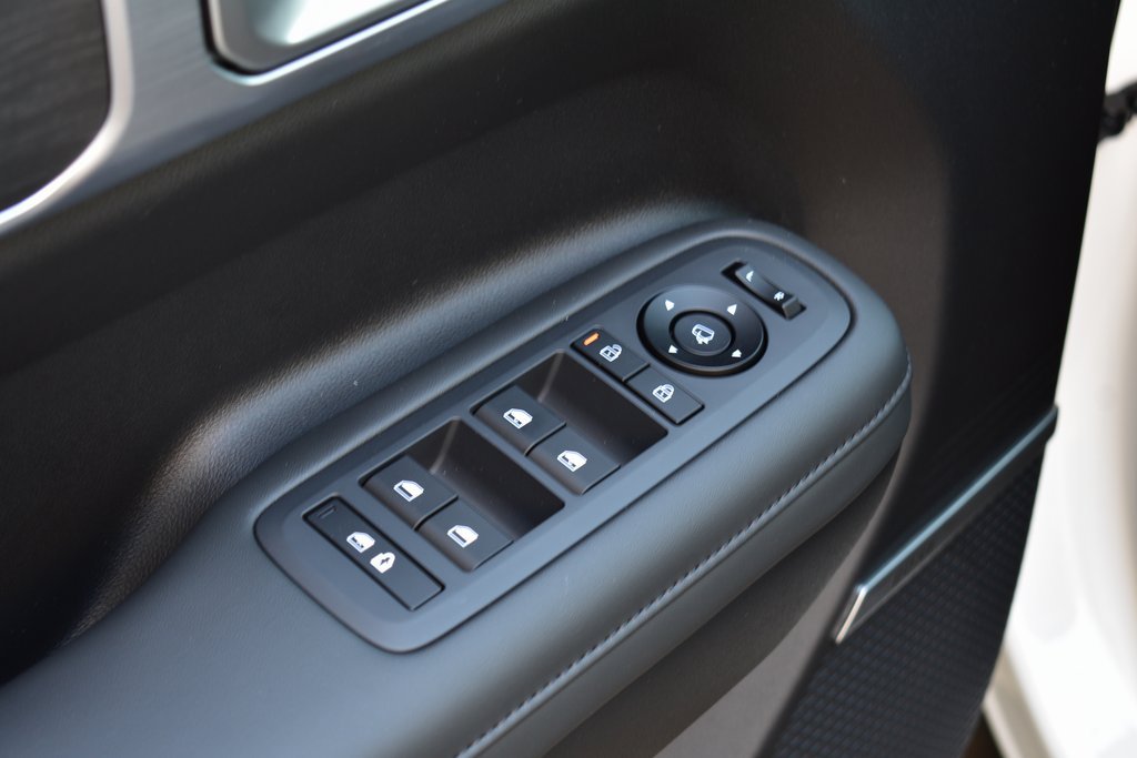 2025 Hyundai Santa Fe Limited - Photo 15