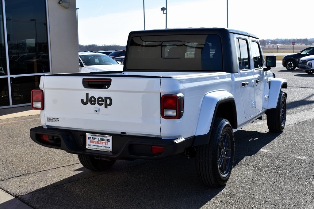 2025 Jeep Gladiator Sport S photo 3
