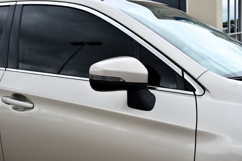 2019 Subaru Outback Limited - Photo 8