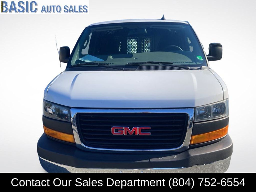 2022 Gmc Savana 2500 photo 2