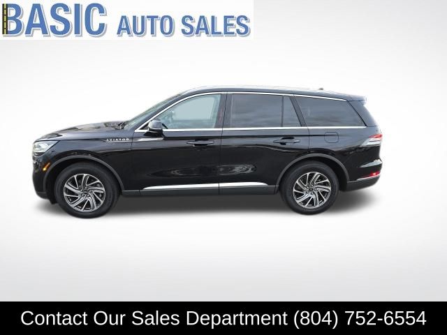 2022 Lincoln Aviator photo 2