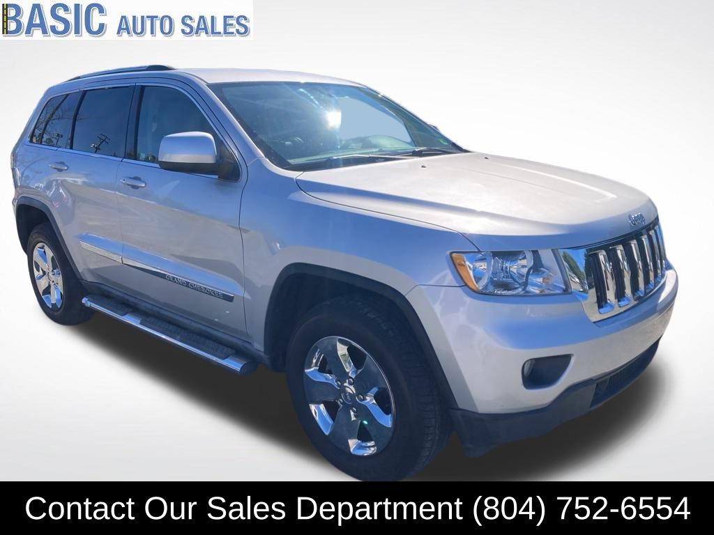 2011 Jeep Grand Cherokee Laredo photo 3
