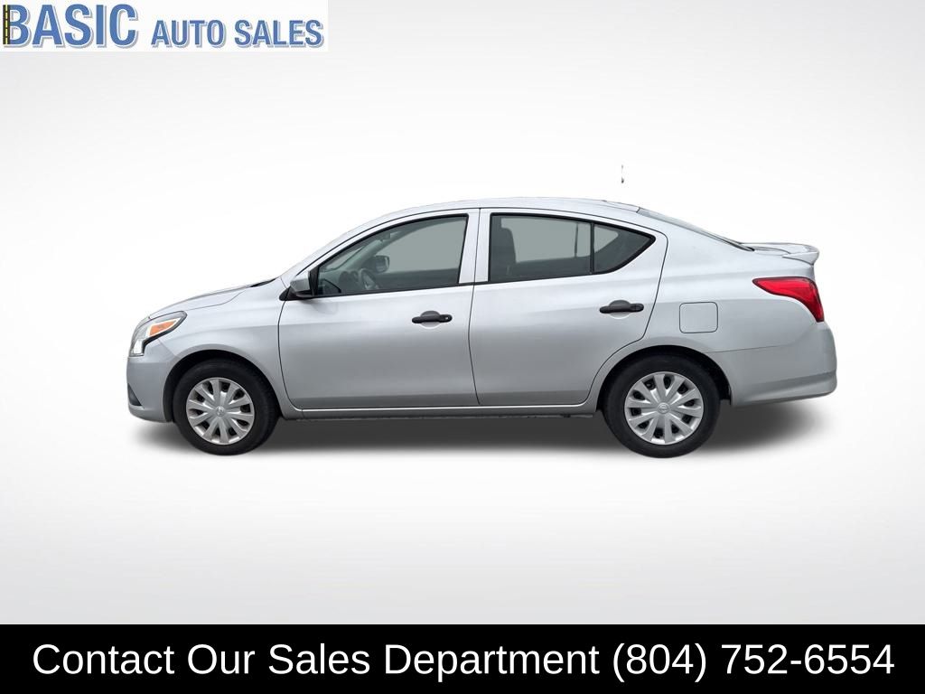 2019 Nissan Versa Sedan S's photo