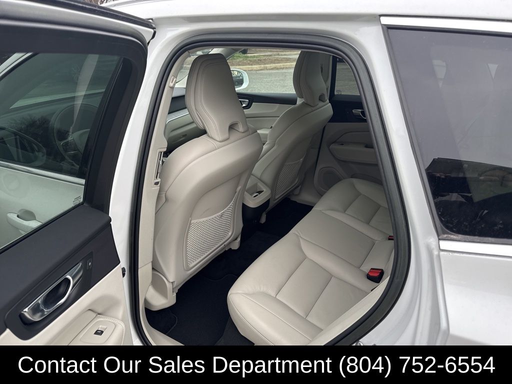 2023 Volvo XC60 Plus - Photo 11