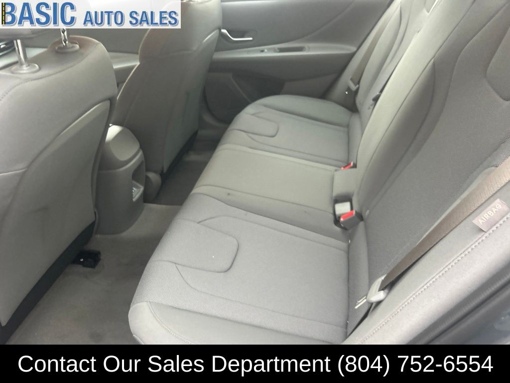 2025 Hyundai Elantra SE - Photo 6