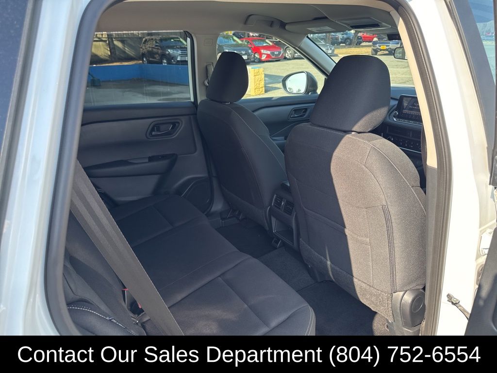 2025 Nissan Rogue S - Photo 15
