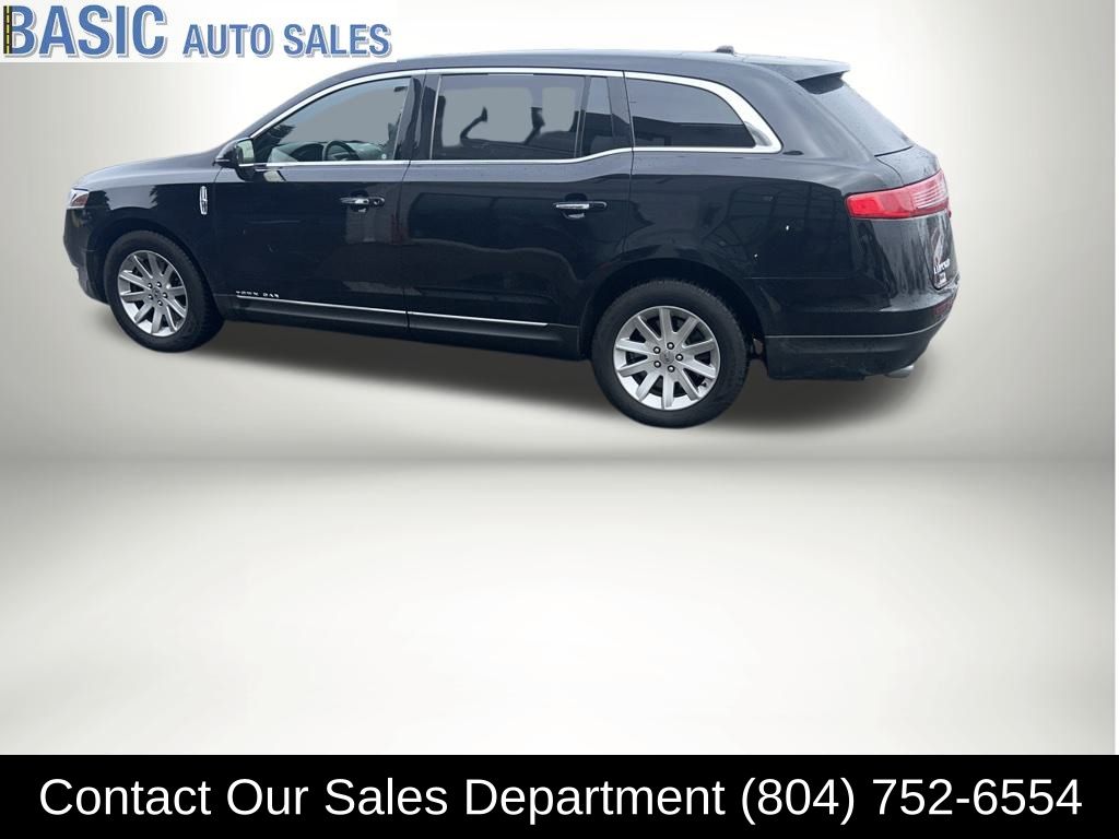 2019 Lincoln MKT's photo