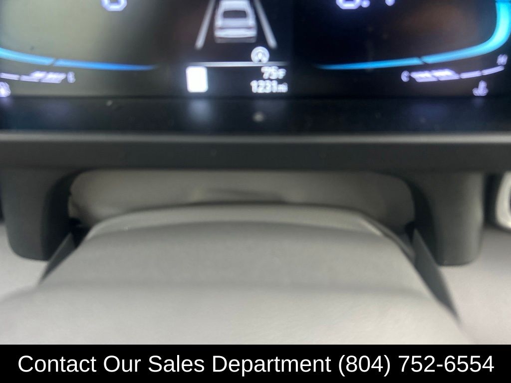 2025 Hyundai Elantra SE - Photo 13
