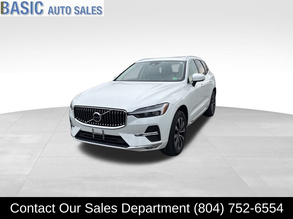2023 Volvo XC60 Plus's photo