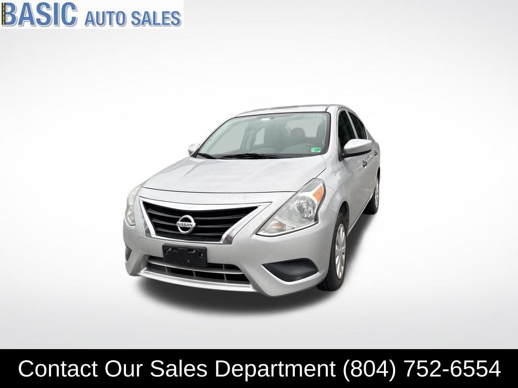 2019 Nissan Versa Sedan S's photo