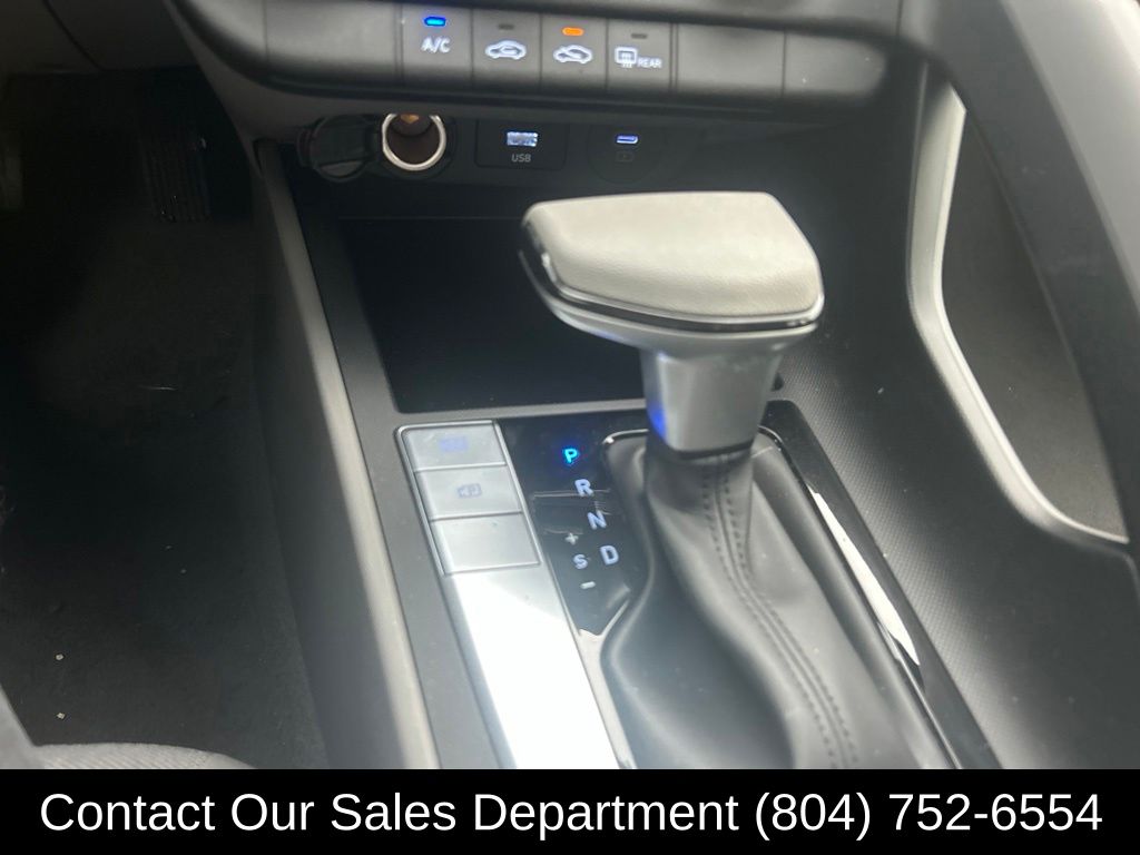 2025 Hyundai Elantra SE - Photo 12
