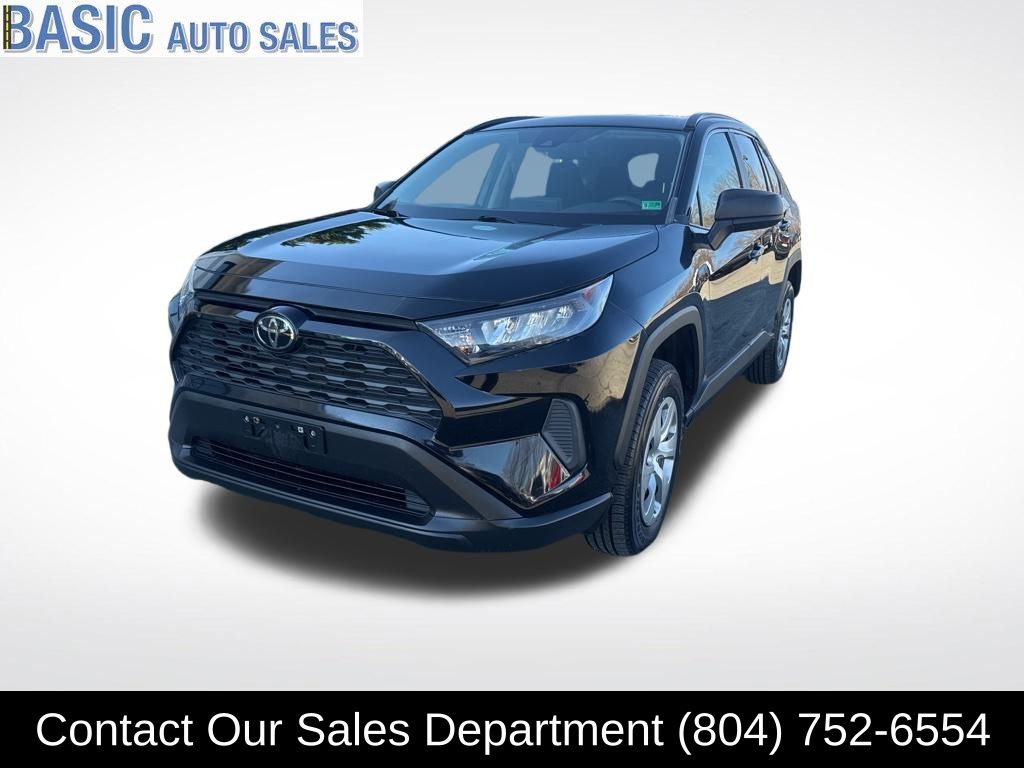 2021 Toyota RAV4 LE's photo