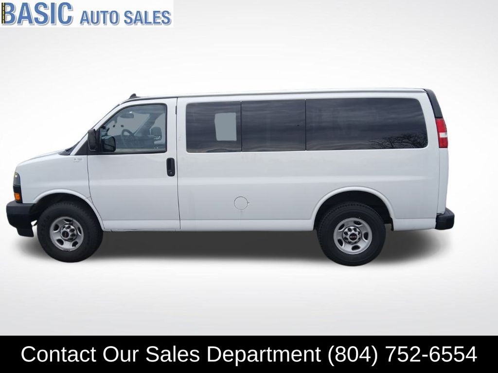 2019 GMC Savana Passenger LS's photo