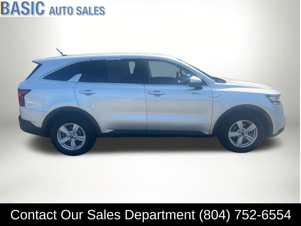 2022 Kia Sorento LX AT's photo