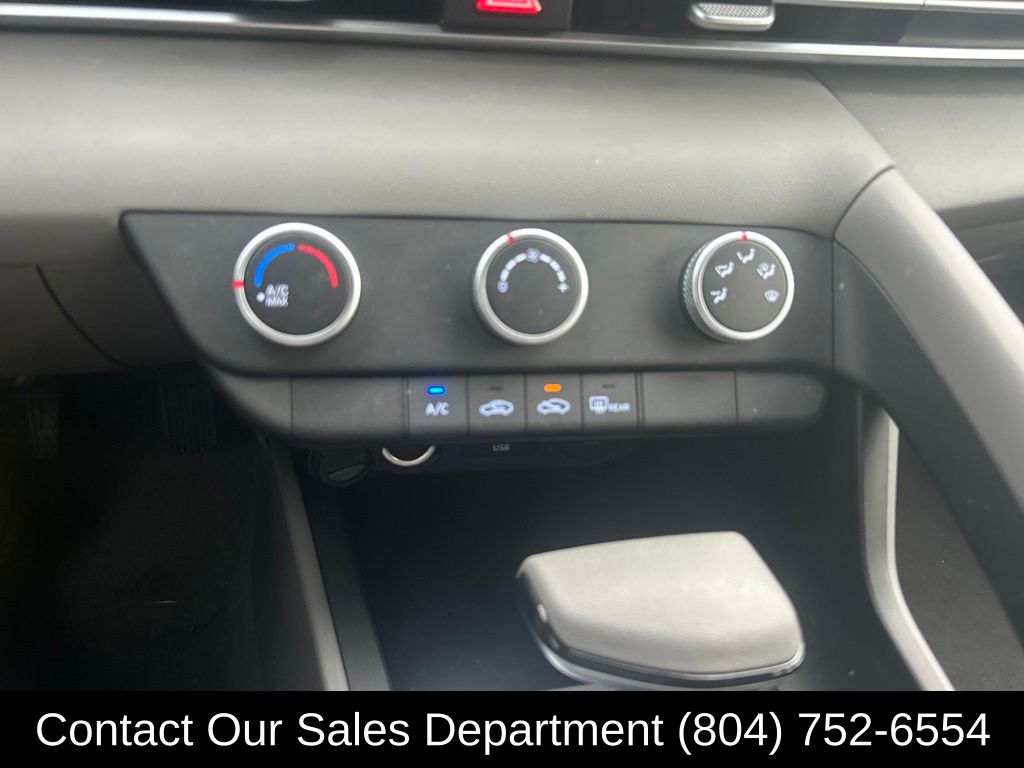 2025 Hyundai Elantra SE - Photo 11