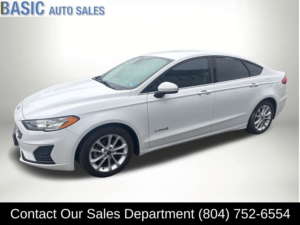 2019 Ford Fusion SE's photo