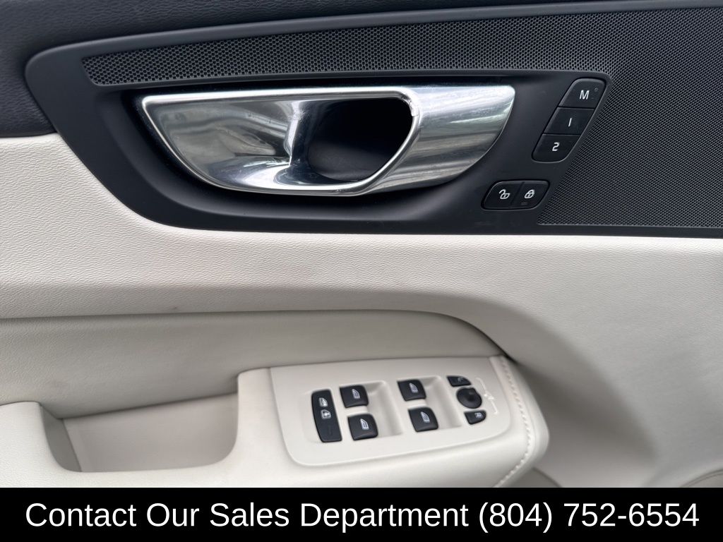 2023 Volvo XC60 Plus - Photo 18