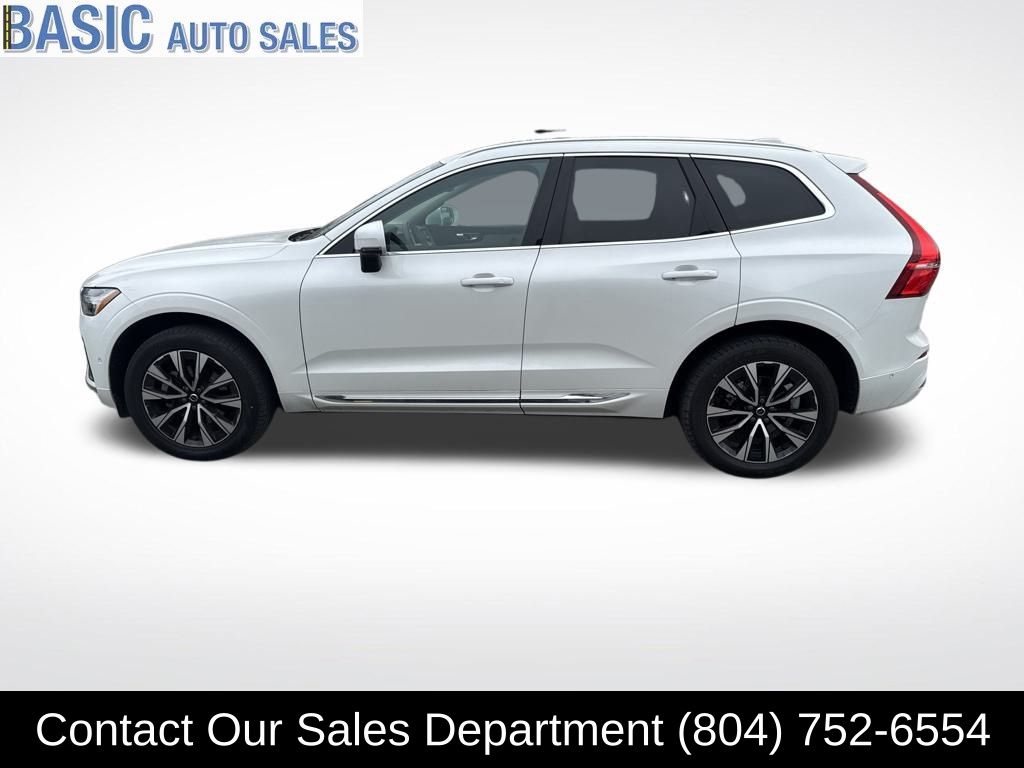 2023 Volvo XC60 Plus's photo