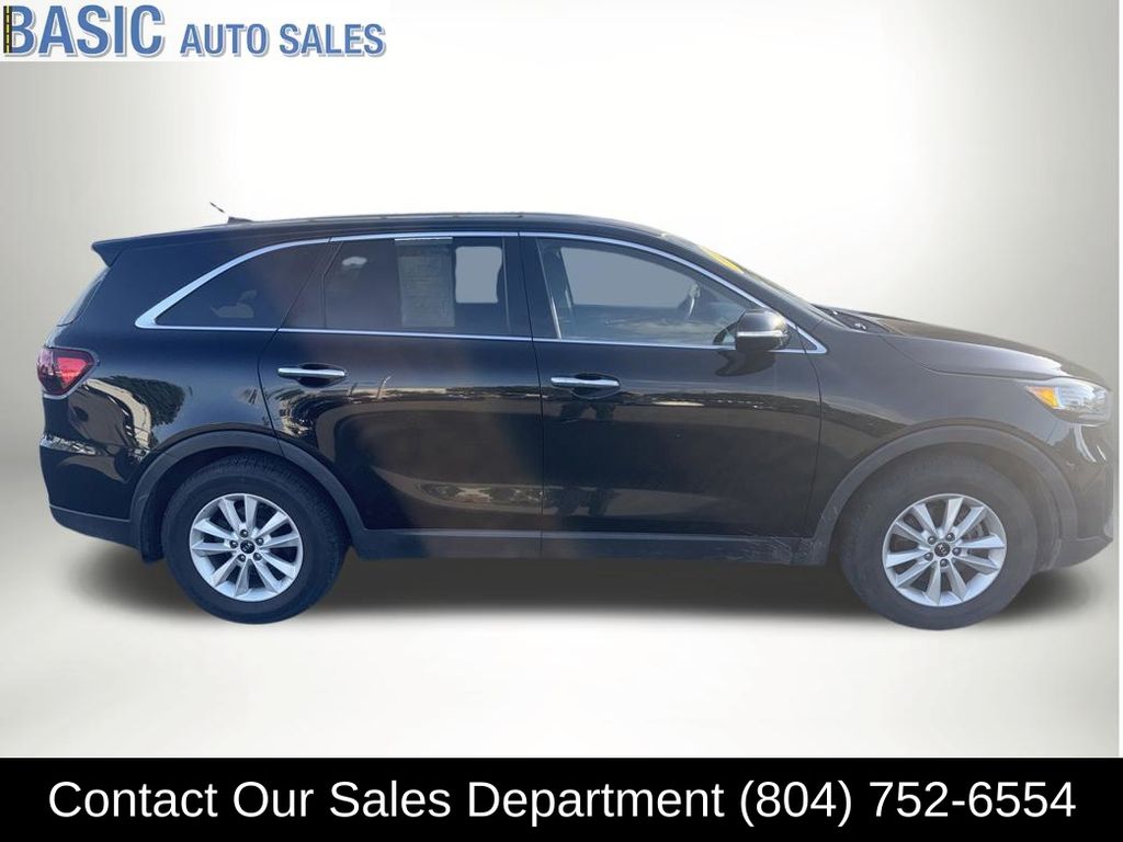 2019 Kia Sorento LX AT's photo
